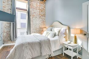Dtwn Loft in the Heart of Monett: Pets Welcome!