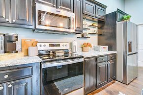 Dtwn Loft in the Heart of Monett: Pets Welcome!