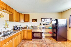 Fenced Yard & Mtn Views: Dog-friendly Superior Gem