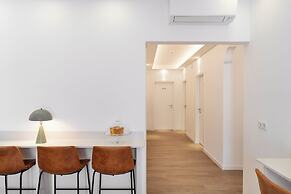 Faro DAZ House by Get Your Stay