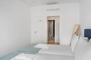 Faro DAZ House by Get Your Stay