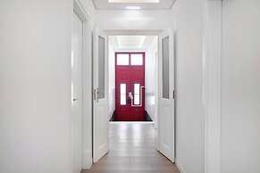 Faro DAZ House by Get Your Stay