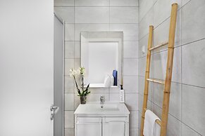 Faro DAZ House by Get Your Stay