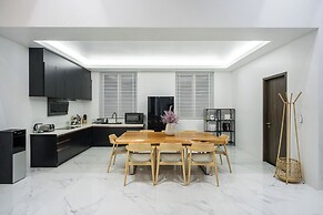 Aurora - 6BR Luxury Villa in Phuket