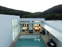 Aurora - 6BR Luxury Villa in Phuket