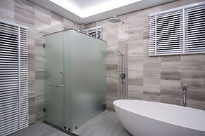 Aurora - 6BR Luxury Villa in Phuket