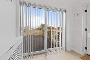 Splash-pevensey Bay in Pevensey Bay