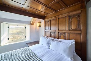 Host Stay Potters Cottage