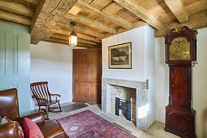 Host Stay Potters Cottage