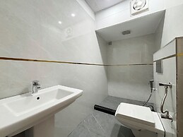 Hotel Emerald Suites & Banquet