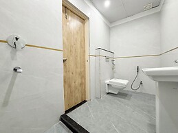 Hotel Emerald Suites & Banquet