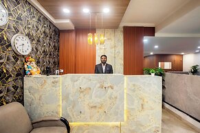Hotel Emerald Suites & Banquet