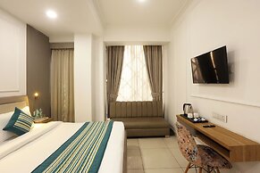 Hotel Emerald Suites & Banquet