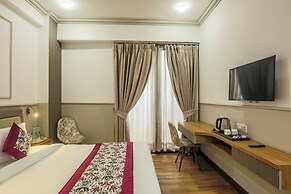 Hotel Emerald Suites & Banquet