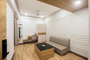 Hotel Emerald Suites & Banquet