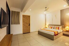 Hotel Emerald Suites & Banquet