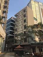 Van Nam Hotel by OnHotelRooms