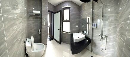 Van Nam Hotel by OnHotelRooms