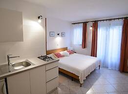 Sunny Street Apartments