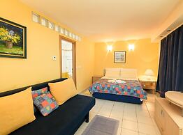 Sunny Street Apartments 2