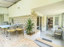 Sunny Street Apartments 2