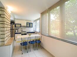 Sunny Street Apartments 2