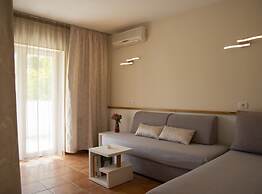 Sunny Street Apartments 2