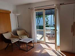 Sunny Street Holiday Home