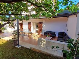 Sunny Street Holiday Home