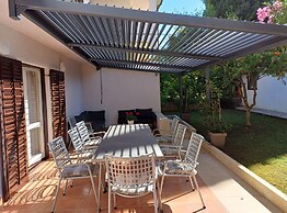 Sunny Street Holiday Home