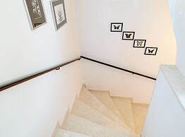 Sunny Street Holiday Home