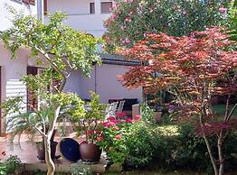 Sunny Street Holiday Home