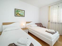 Sunny Street Holiday Home