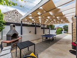 Charming Retreat With Lush Garden, BBQ & Sunlit Terrace Near Bibinje B