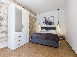 Charming Retreat With Lush Garden, BBQ & Sunlit Terrace Near Bibinje B