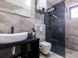 Charming Retreat With Lush Garden, BBQ & Sunlit Terrace Near Bibinje B