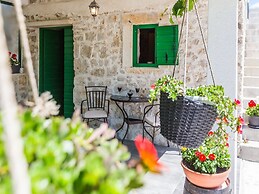 Charming Retreat With Lush Garden, BBQ & Sunlit Terrace Near Bibinje B