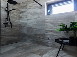 Charming Retreat With Lush Garden, BBQ & Sunlit Terrace Near Bibinje B