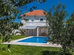 Serene Escape Near Zadar With Private Pool & Charming Outdoor Oasis