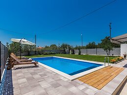 Serene Escape Near Zadar With Private Pool & Charming Outdoor Oasis