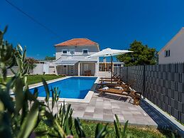 Serene Escape Near Zadar With Private Pool & Charming Outdoor Oasis