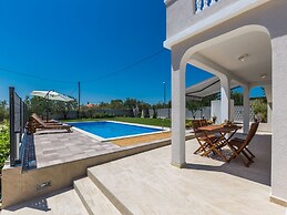 Serene Escape Near Zadar With Private Pool & Charming Outdoor Oasis