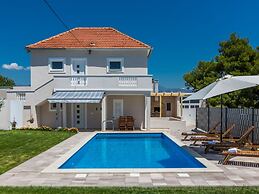 Serene Escape Near Zadar With Private Pool & Charming Outdoor Oasis
