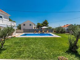Serene Escape Near Zadar With Private Pool & Charming Outdoor Oasis