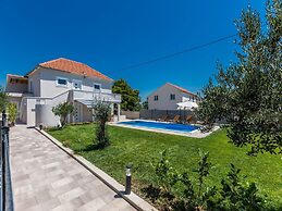 Serene Escape Near Zadar With Private Pool & Charming Outdoor Oasis