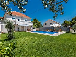 Serene Escape Near Zadar With Private Pool & Charming Outdoor Oasis
