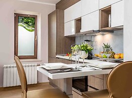 Modern Comfort With Shared Pool & Lush Green Surroundings in Kastav