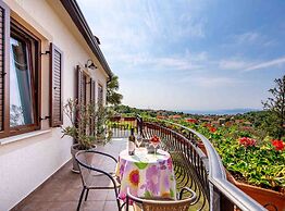 Modern Comfort With Shared Pool & Lush Green Surroundings in Kastav