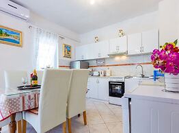 Relaxing Zadar Hideaway With Seasonal Pool & Seaside Charm