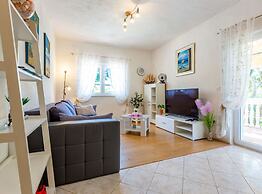 Relaxing Zadar Hideaway With Seasonal Pool & Seaside Charm